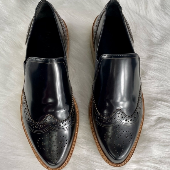 DKNY Women’s Brogue Platform Wingtip Oxfords Slip-ons, Rubber Sole, Classic Look - Picture 2 of 12